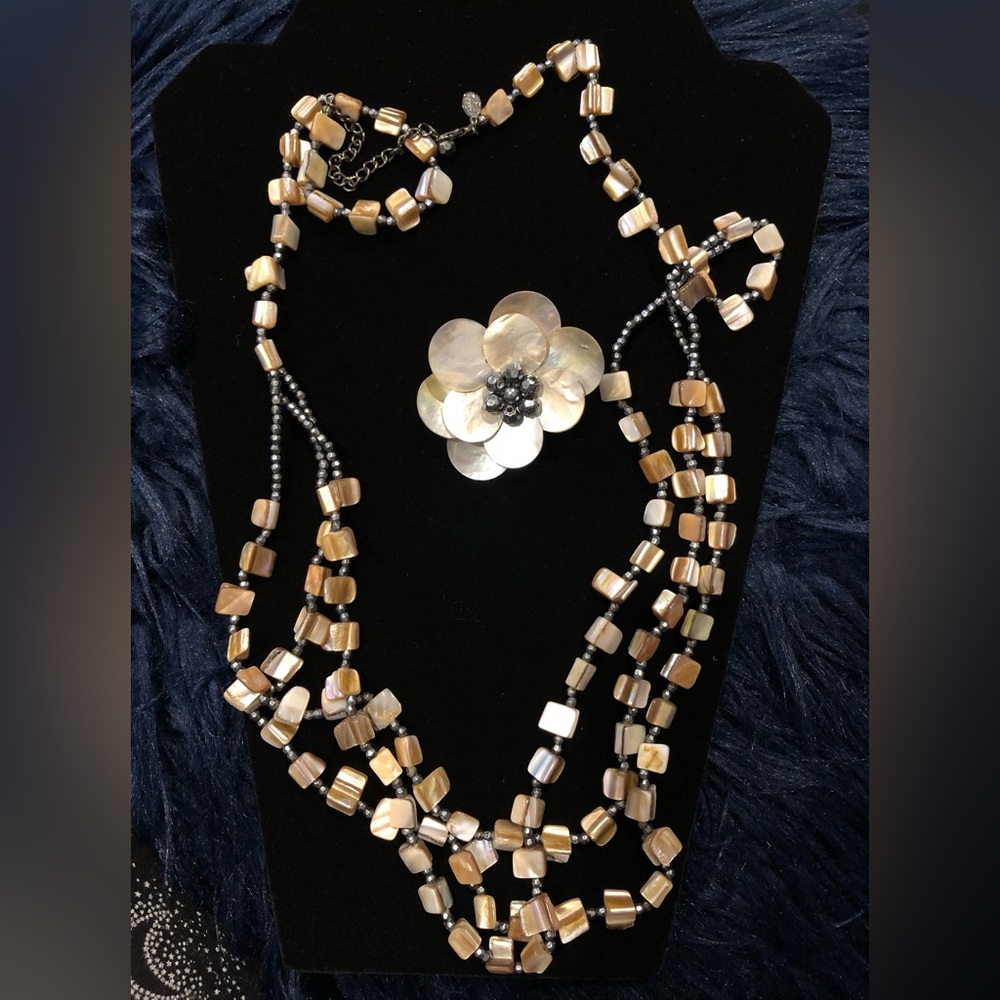 Cookie Lee Shell Beaded 3 Layer Necklace Vintage … - image 3